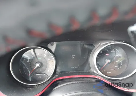 2020 Jeep Compass Trailhawk 4X4 z USA, uszkodzony, nr VIN 3C4NJDDB9LT106721